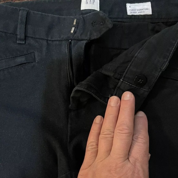 Set Of 2 Womens Gap Jeans Straight And  Skinny Wash Denim Size 4 Black/ Blue - Picture 6 of 8